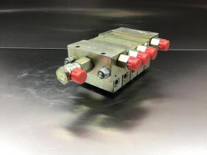 Liebherr Bloque de distribución